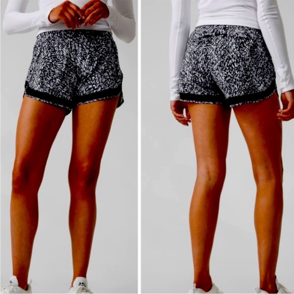 Athleta Racer Windstorm Mesh Racer Run 4” short Size XL
